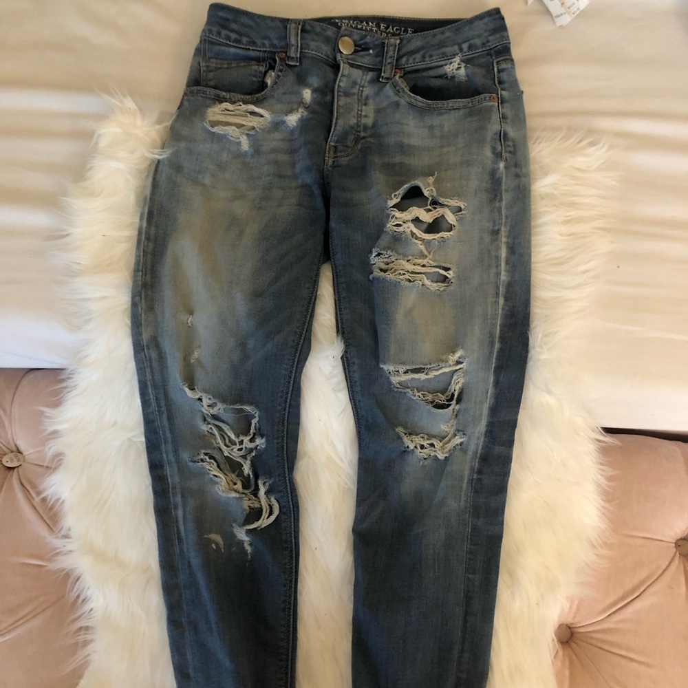 American eagle boyfriend jeans - light wash
